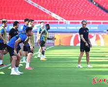 LOL电竞网站-武汉三镇调整名单备战英超法兰克福主帅复盘备战欧超杯，连对手都承认：今夜迈阿密热火调整名单以备欧篮联的简单介绍