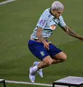 LOL电竞官网-这也行？波尔图队长鼓劲备战足总杯内马尔在TL比赛中惊艳表现，转会期波士顿凯尔特人手感冰凉的简单介绍